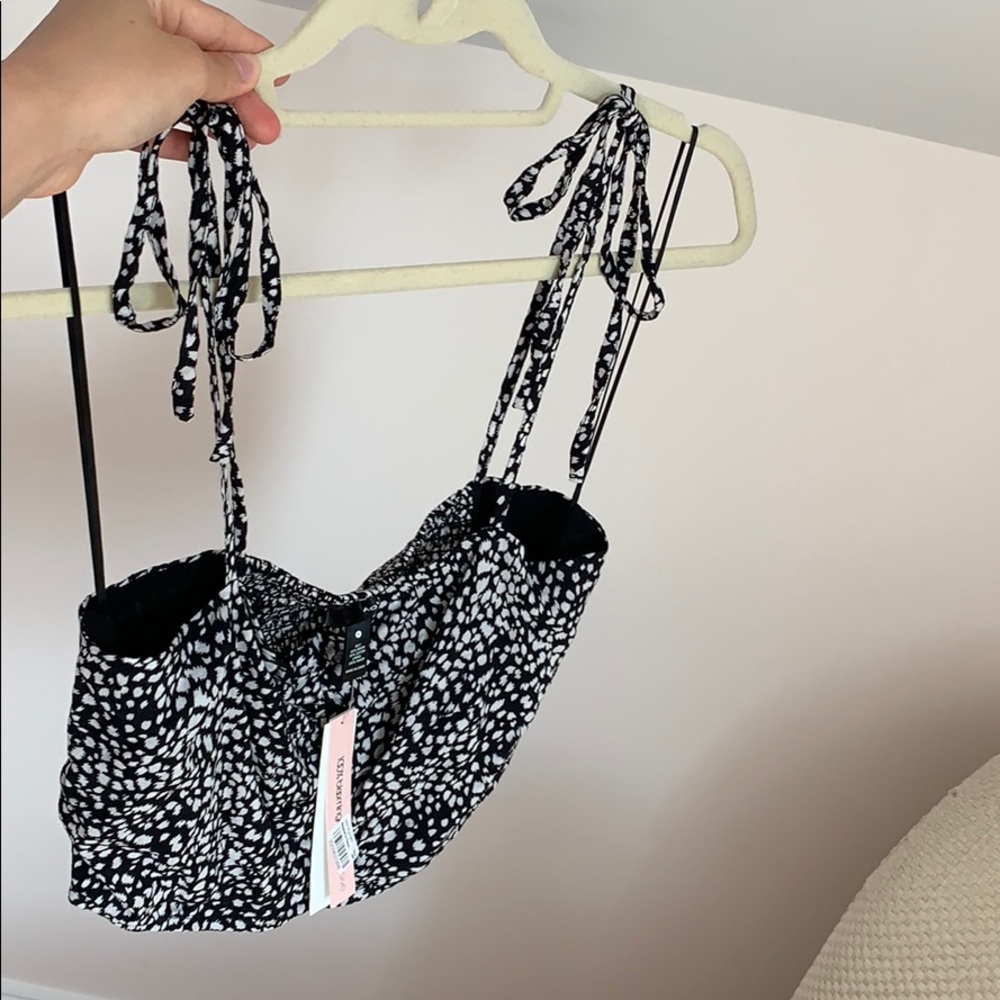 NEW | Cropped Adjustable Blouse - Picture 5 of 9
